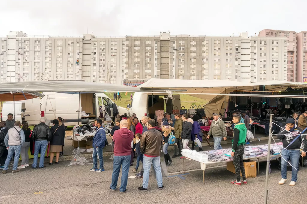 Plattenbau markt in Lissabon