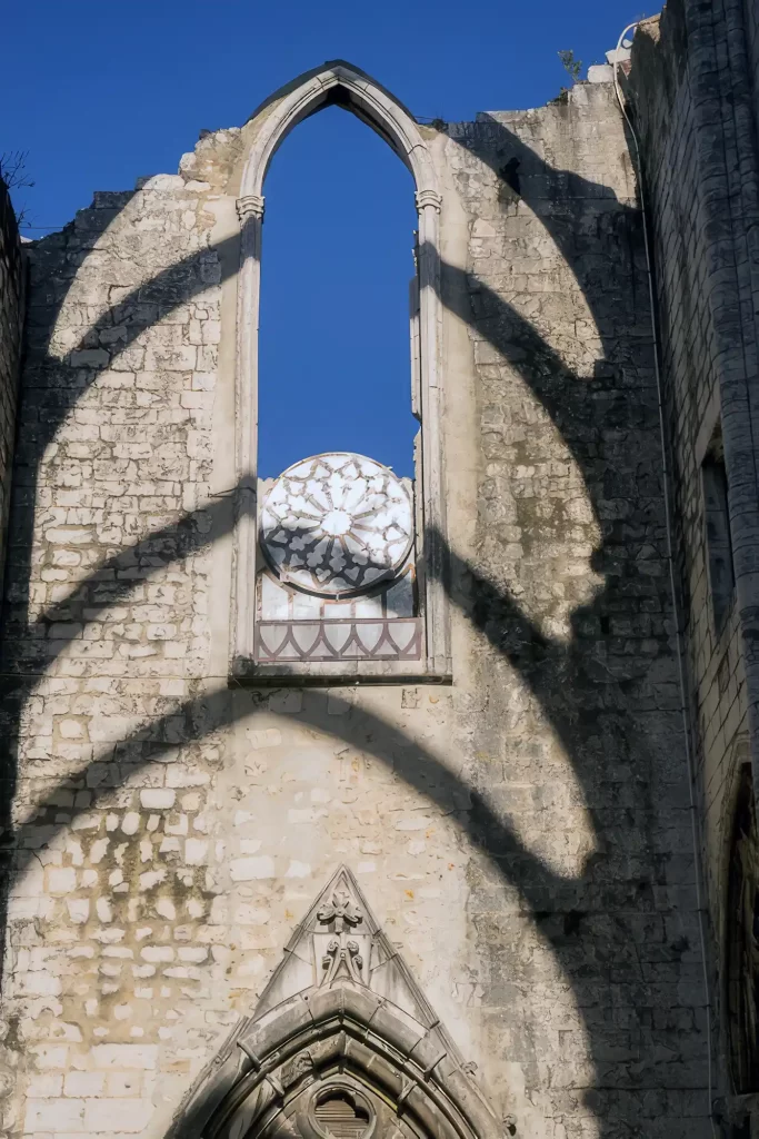 Bogen Schatten in Lissabon