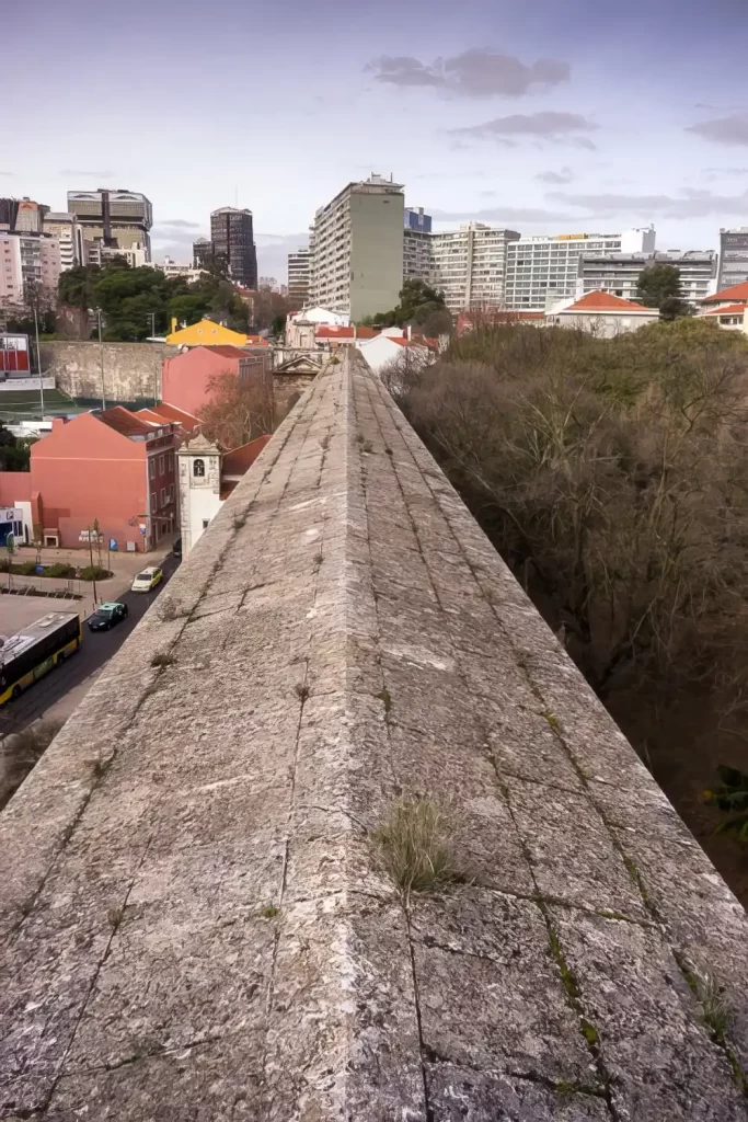 Aquädukt Tunnel in Lissabon