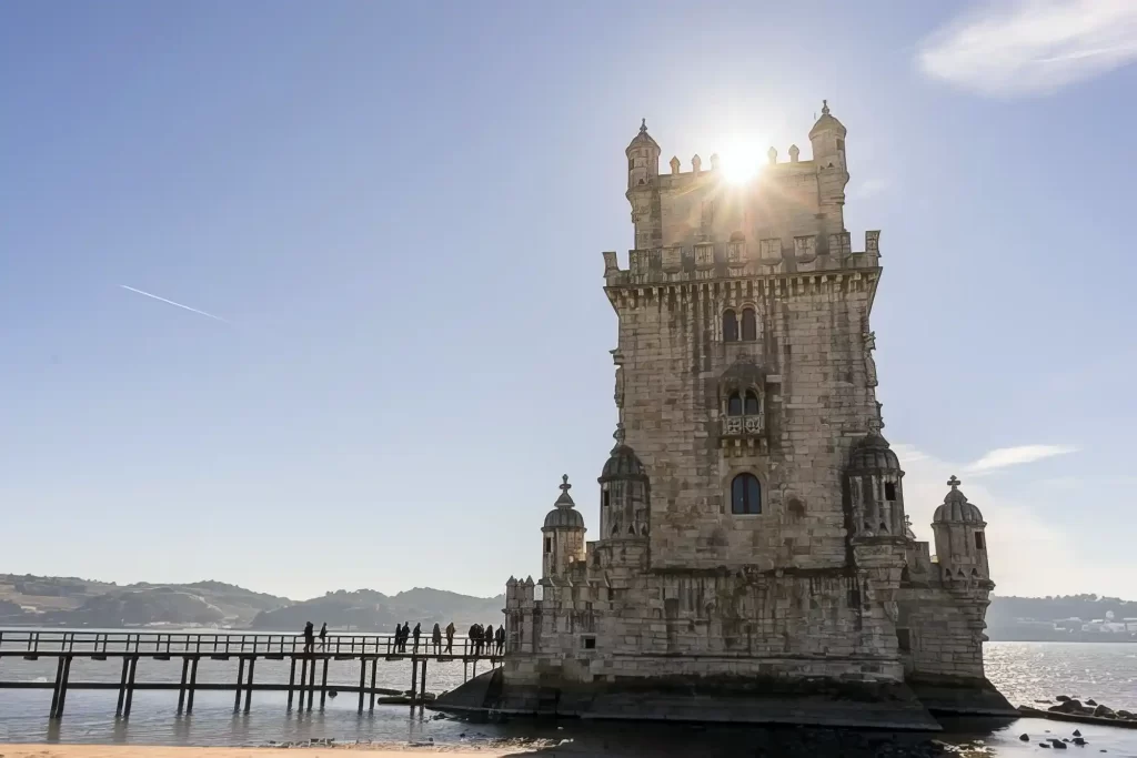 Turm von Belém mit Sonne