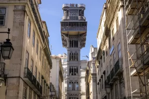 Mehr über den Artikel erfahren Der Santa Justa Aufzug in Lissabon – Tolle Aussicht und Design