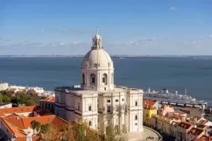 Mehr über den Artikel erfahren Das Nationale Pantheon auf der Santa Engrácia