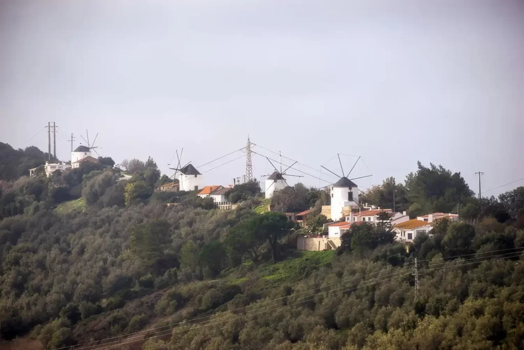 Ein Boxenstopp in Palmela in Portugal 4 Palmela Windmühlen
