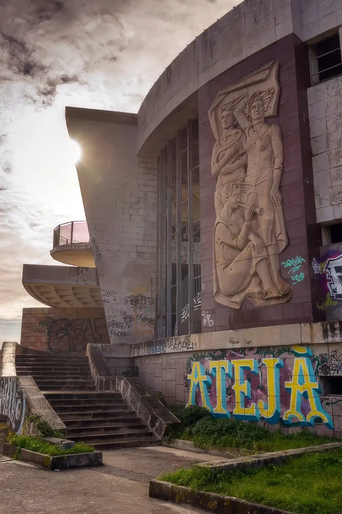 01 Restaurant Monsanto Viewpoint DSC07817 Topaz Gigapixel 4x scale