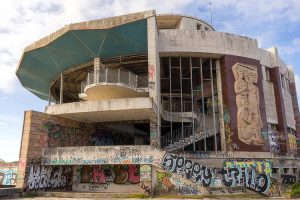 Mehr über den Artikel erfahren URBEX: Das verlassene Restaurant Monsanto
